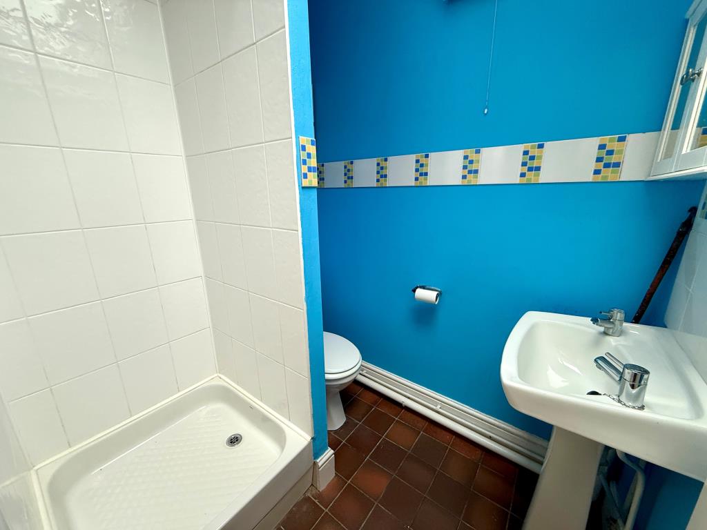 Lot: 160 - MID-TERRACE HOUSE FOR REFURBISHMENT - Shower room with W.C.